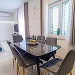 Apartament With A Parking Space Promajna, Makarska - 23181 *