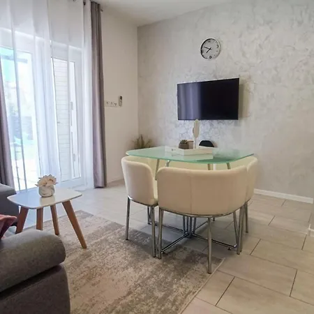 Apartman With A Parking Space Promajna, Makarska - 23181