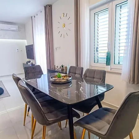 Apartman With A Parking Space Promajna, Makarska - 23181 *