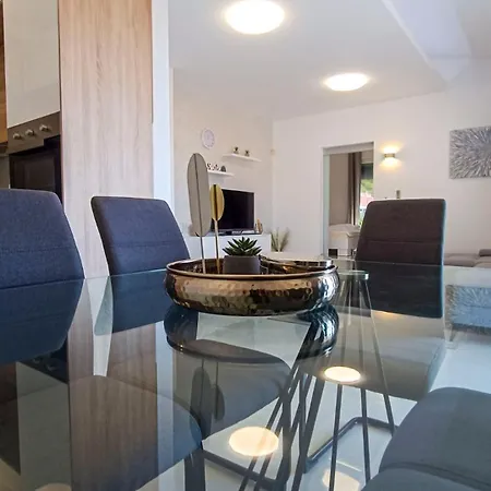 Apartman With A Parking Space Promajna, Makarska - 23181
